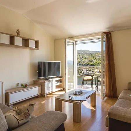 3 Bedroom Beautiful Apartment In Birine *